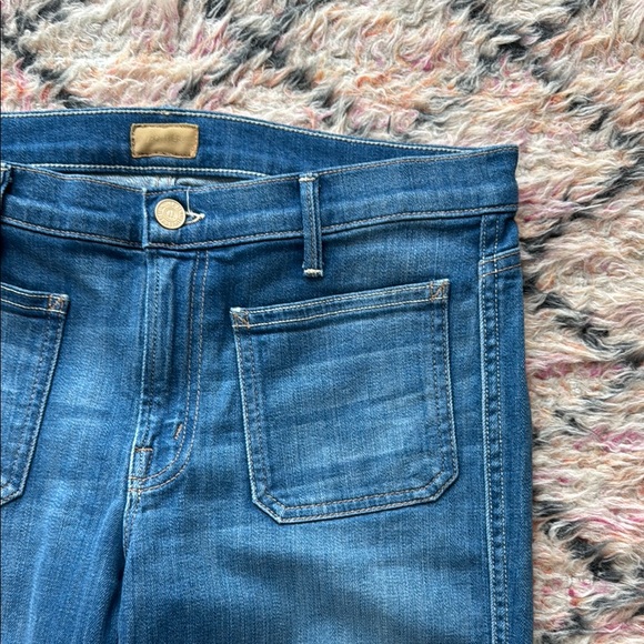 MOTHER: The Patchie fit in Pale Rider
Waist 28
Inseam 27 - Picture 2 of 4